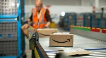Amazon aumenta a 1.876 euro salario mensile lordo di ingresso per dipendenti rete logistica