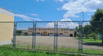 Micro-telefoni introdotti nel carcere di Modena, arrestati un agente della Penitenziaria e un detenuto