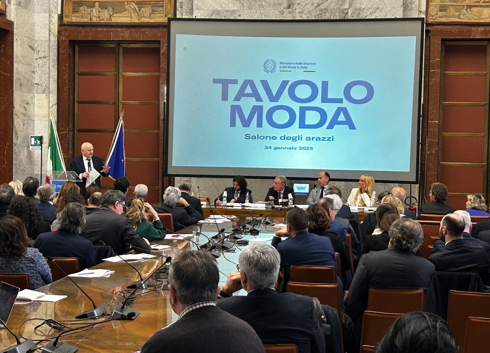Tavolo nazionale del settore moda, venerdì 24 gennaio si è tenuto il confronto al Ministero
