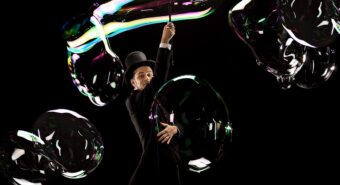 “Ouverture des Saponettes”, il 12 gennaio a San Prospero la magia del concerto per bolle di sapone