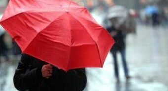 Tre giorni di nubifragi, allerta meteo su mezza Italia: le previsioni
