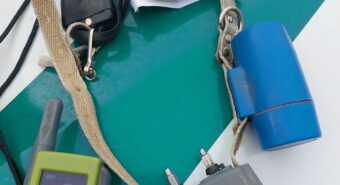 Mette il collare elettrico al cane, multato cacciatore