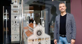 La Ghirlandina e il Duomo di Modena riprodotti con i Lego