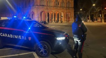 Studente spagnolo aggredito e rapinato alla Stazione di Bologna: arrestati un 16enne e un 17enne
