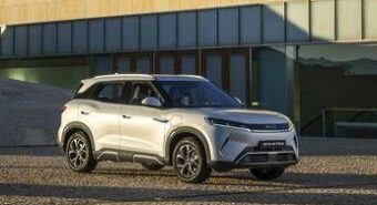 BYD Atto 2: il nuovo B-SUV elettrico compatto