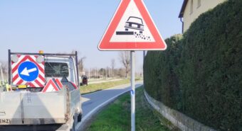 Cavezzo, interventi di manutenzione della segnaletica verticale in diverse vie del Comune