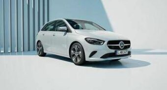 Mercedes-Benz, otto modelli per i neopatentati