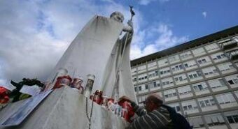 Papa, gli esperti: ecco cosa rischia dopo il broncospasmo
