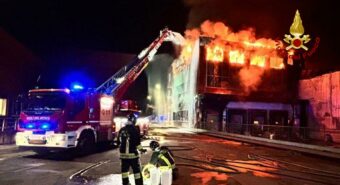 Incendio nella notte allo stabilimento Inalca di Reggio Emilia