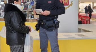 Sabato 22 febbraio la campagna di prevenzione contro furti, truffe e raggiri della Polizia di Stato fa tappaa Carpi