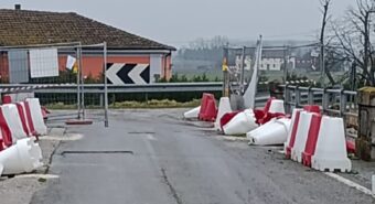 Finale Emilia, atti vandalici nel cantiere del ponte sul canale Foscaglia