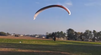 Scontro in cielo tra due parapendii, cadono a Vigarano Mainarda
