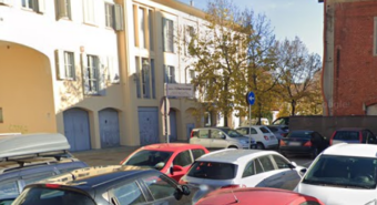 Bande di pusher si scontrano a colpi di sassi vicino all’asilo