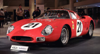 La Ferrari che si aggiudicò la 24 Ore di Le Mans nel 1965 venduta per 34,9 milioni di euro