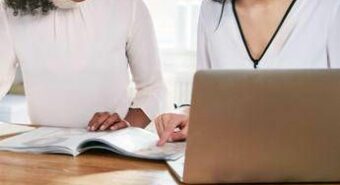 8 marzo, Eurispes: “Il 41,7% donne lavora senza contratto e il 30,2% è in burn out”