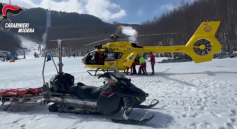 Monte Cimone, i Carabinieri soccorrono uno sciatore infortunatosi accidentalmente
