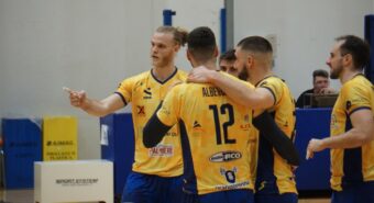 Volley, la Stadium Mirandola singhiozza, ma espugna il PalaHack: Univolley Carpi ko 3-1