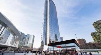 Fuorisalone di Milano, installazione AEG in Piazza Aulenti