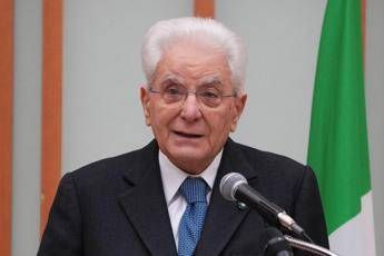 Mattarella: “Inaccettabili aggressioni e vandalismo contro operatori sanitari”