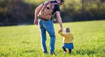 “Né padrone né amico”, il manuale del papà perfetto