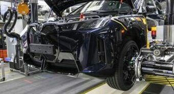 Nuova BMW iX, il rinnovato SUV elettrico nasce nella fabbrica di Dingolfing
