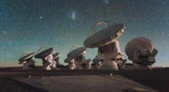 Ossigeno rilevato nella galassia più lontana conosciuta: rivoluzione nella comprensione dell’universo primordiale