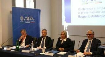 Russo (Aifa): “Attenzione all’abuso di antiacidi, favorisce i germi resistenti”