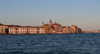 Venezia a rischio inondazioni estreme entro il 2150, l’allerta da uno studio INGV