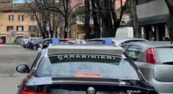 Ristoratore sorprende due sconosciuti che rubano nel locale e li rincorre: arrestato ladro “seriale”