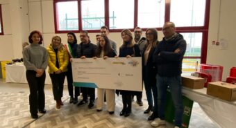 Grazie al contributo del Gruppo WeCare donati due defibrillatori alla Mirandolese