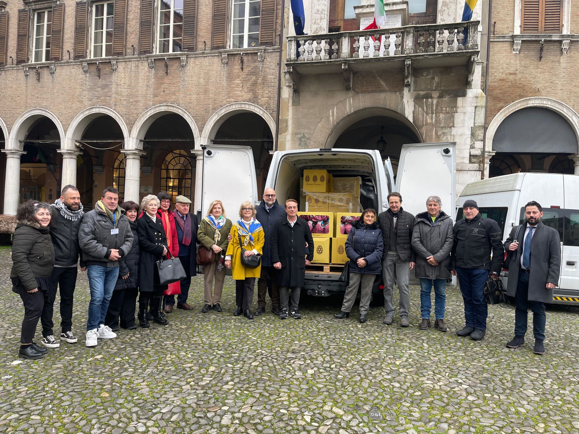 Modena, l’associazione “Regina Elena” dona 3.300 uova di Pasqua ad anziani e bambini