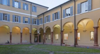 Modena, con “Lime Delfini” riapre il bar di Palazzo Santa Margherita