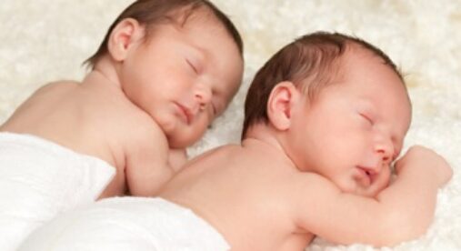 Partorisce due gemelli e chiede il doppio congedo parentale. Glielo negano e deve fare ricorso in Tribunale Partorisce due gemelli e chiede il doppio congedo parentale. Glielo negano e deve fare ricorso in Tribunale