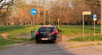 Controlli straordinari dei Carabinieri a Modena: controllate due persone e rinvenuta marijuana in un cespuglio