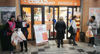 Sabato 29 marzo torna anche nella Bassa la raccolta alimentare Conad a favore degli empori solidali