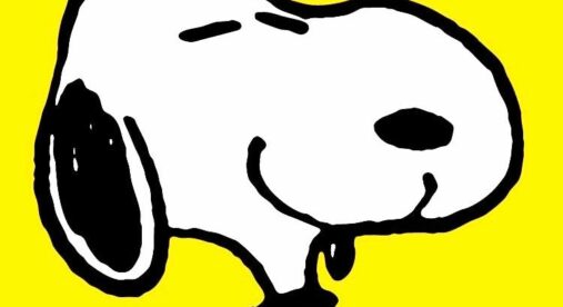Snoopy compie 75 anni, una mostra a Parigi lo celebra come icona della moda Snoopy compie 75 anni, una mostra a Parigi lo celebra come icona della moda