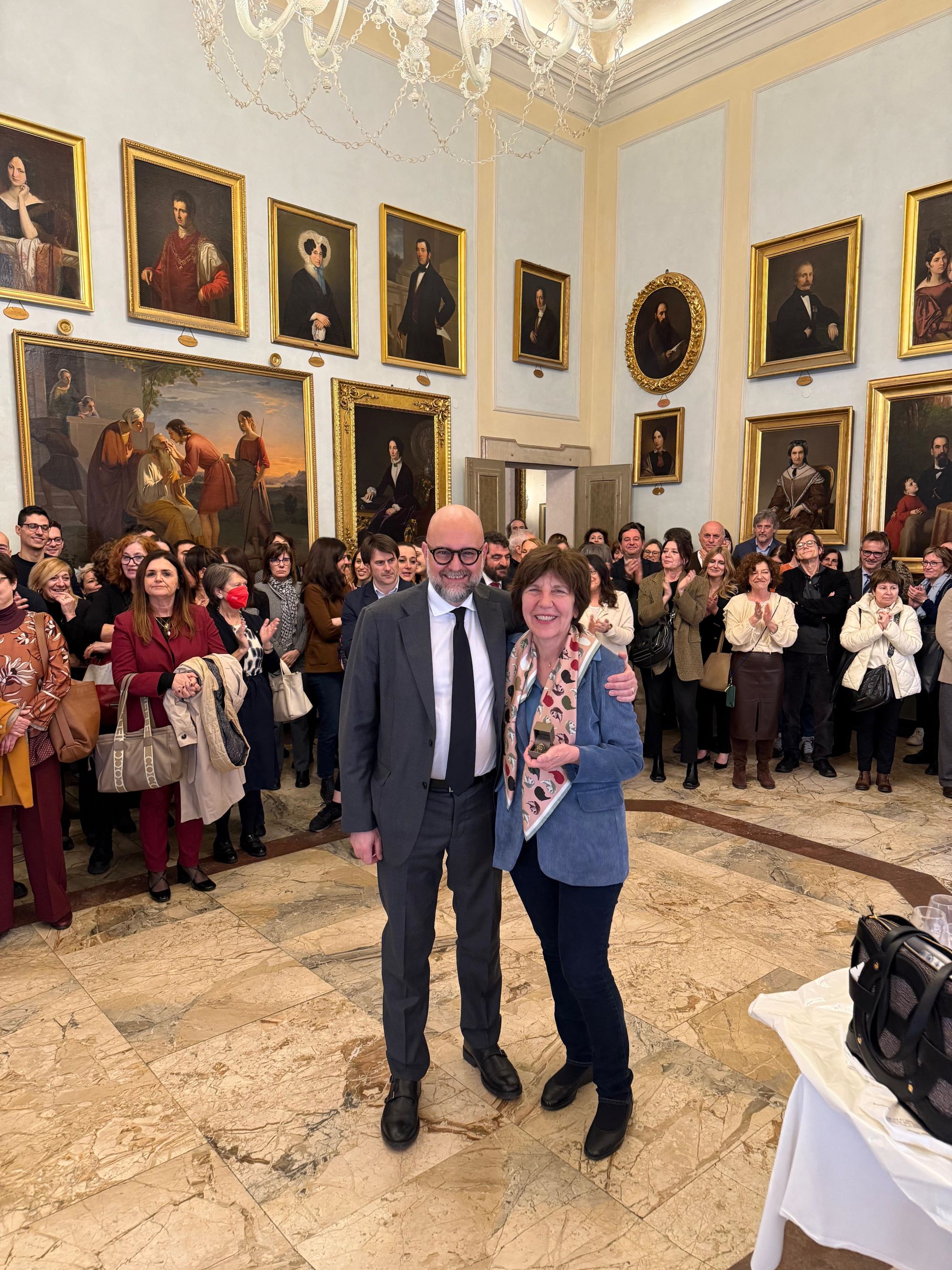 Il Comune di Modena saluta la direttrice generale Valeria Meloncelli che va in pensione dopo 45 anni di lavoro