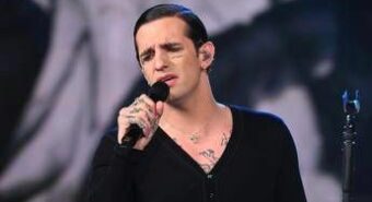 Achille Lauro, concerto a sorpresa a piazza di Spagna: “Roma, stanotte è per te”