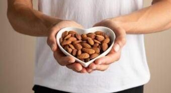 Alimenti, nuove evidenze sui benefici delle mandorle nella prevenzione cardiometabolica