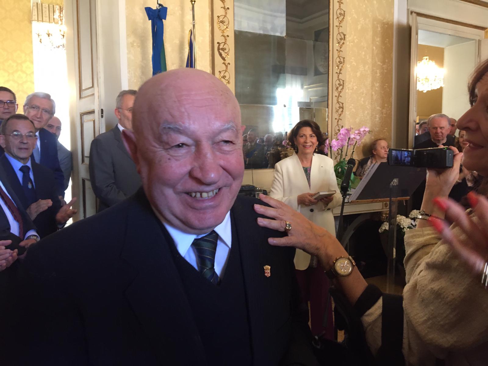 A  90 anni prende la terza laurea, la bella storia dell’operaio Italo Spinelli di Finale Emilia