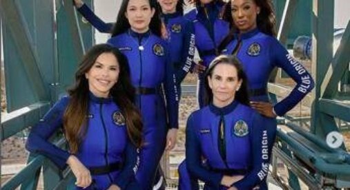 La popstar Katy Perry e Lady Bezos oggi nello spazio, prima missione tutta al femminile dal 1963 La popstar Katy Perry e Lady Bezos oggi nello spazio, prima missione tutta al femminile dal 1963