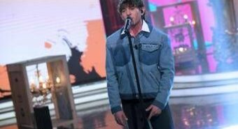 Rkomi, l’ironia sul ‘corsivo’: “A Sanremo nei miei confronti una sorta di bullismo”