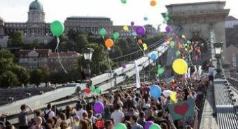 Stretta sui diritti Lgbtq+ e Pride vietato, nuove restrizioni nell’Ungheria di Orban