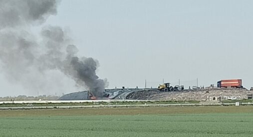 Incendio alla discarica di Finale Emilia, il sindaco Poletti: "Vogliamo capire cosa è successo" Incendio alla discarica di Finale Emilia, il sindaco Poletti: "Vogliamo capire cosa è successo"