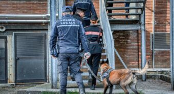 Controlli antidroga a Modena, fermato un giovane in possesso di cocaina
