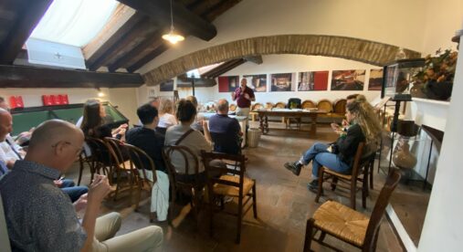 Modena parla inglese, boom di turisti stranieri in Acetaia comunale Modena parla inglese, boom di turisti stranieri in Acetaia comunale