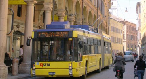 Autobus, dal 23 aprile a Modena 50 corse in più sulle linee 1, 7 e 8 Autobus, dal 23 aprile a Modena 50 corse in più sulle linee 1, 7 e 8