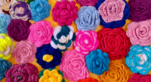 San Prospero, dopo l'albero di Natale arriva l'uovo di Pasqua gigante decorato ad uncinetto San Prospero, dopo l'albero di Natale arriva l'uovo di Pasqua gigante decorato ad uncinetto