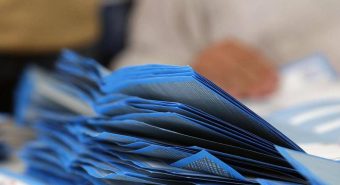 Sondaggio politico, Fratelli d'Italia scende e Pd sale Sondaggio politico, Fratelli d'Italia scende e Pd sale