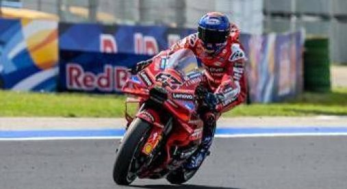 MotoGp, Bagnaia in pole nel Gp Francia davanti a Marquez e Bezzecchi. La griglia di partenza